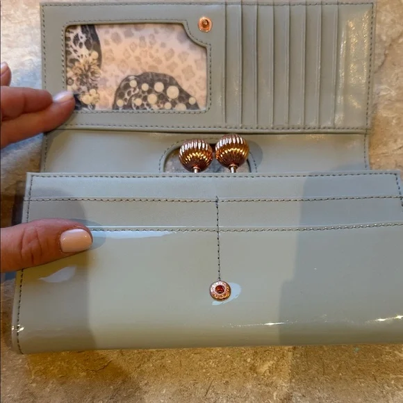 Ted Baker Mint beautiful light grey Wallet with RoseGold Accents - Picture 5 of 12